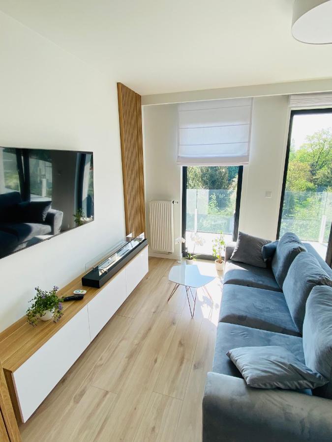Luxury White Apartment In Park Lotnikow — Photos 3